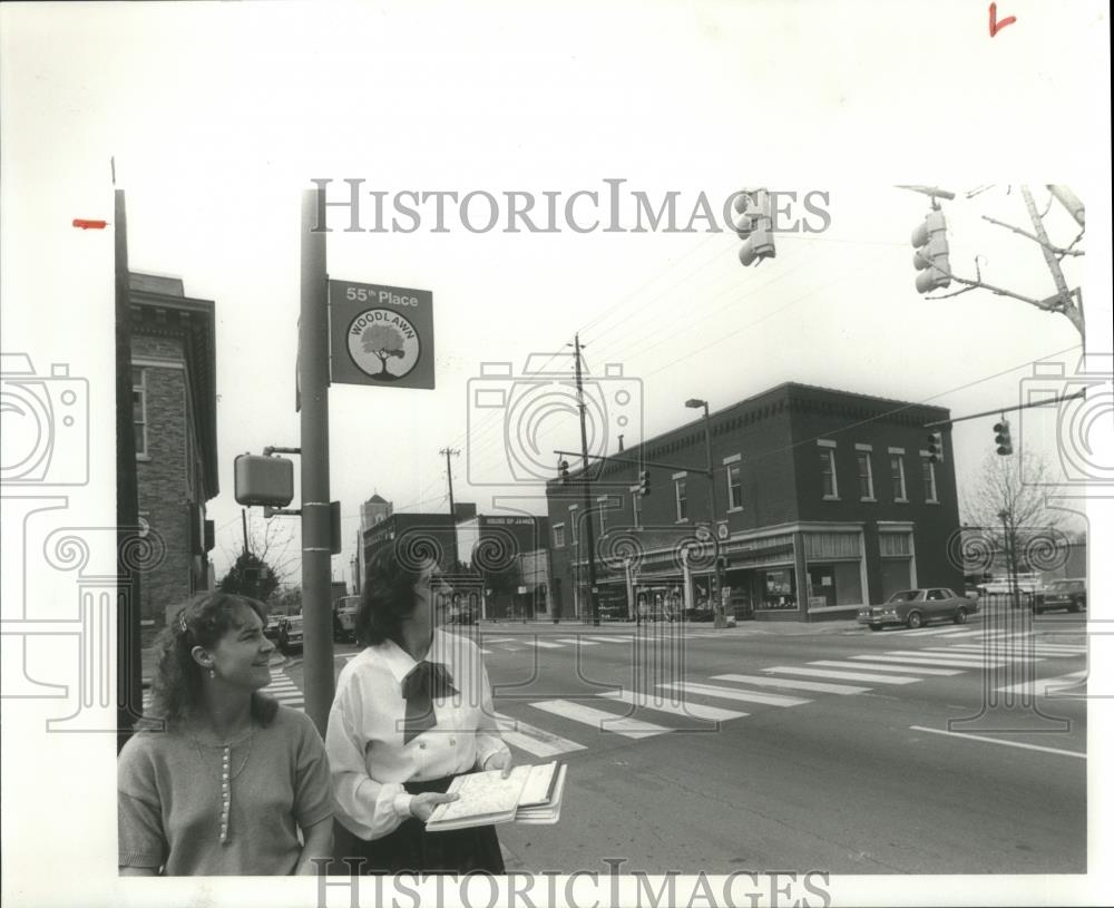 1988 Press Photo Bonnie Wilson & Betty Bock, Woodlawn Business organization, AL - Historic Images