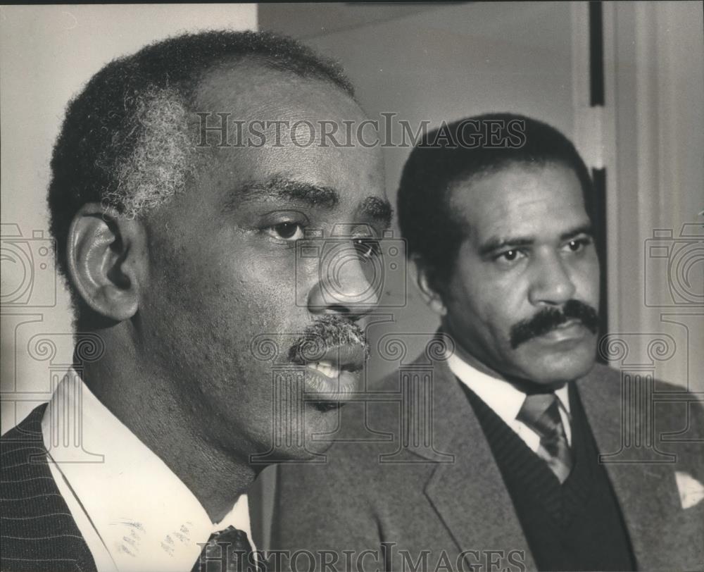 1983 Press Photo Urban League Officials Dr. Perry Ward &amp; Clarence Brown - Historic Images