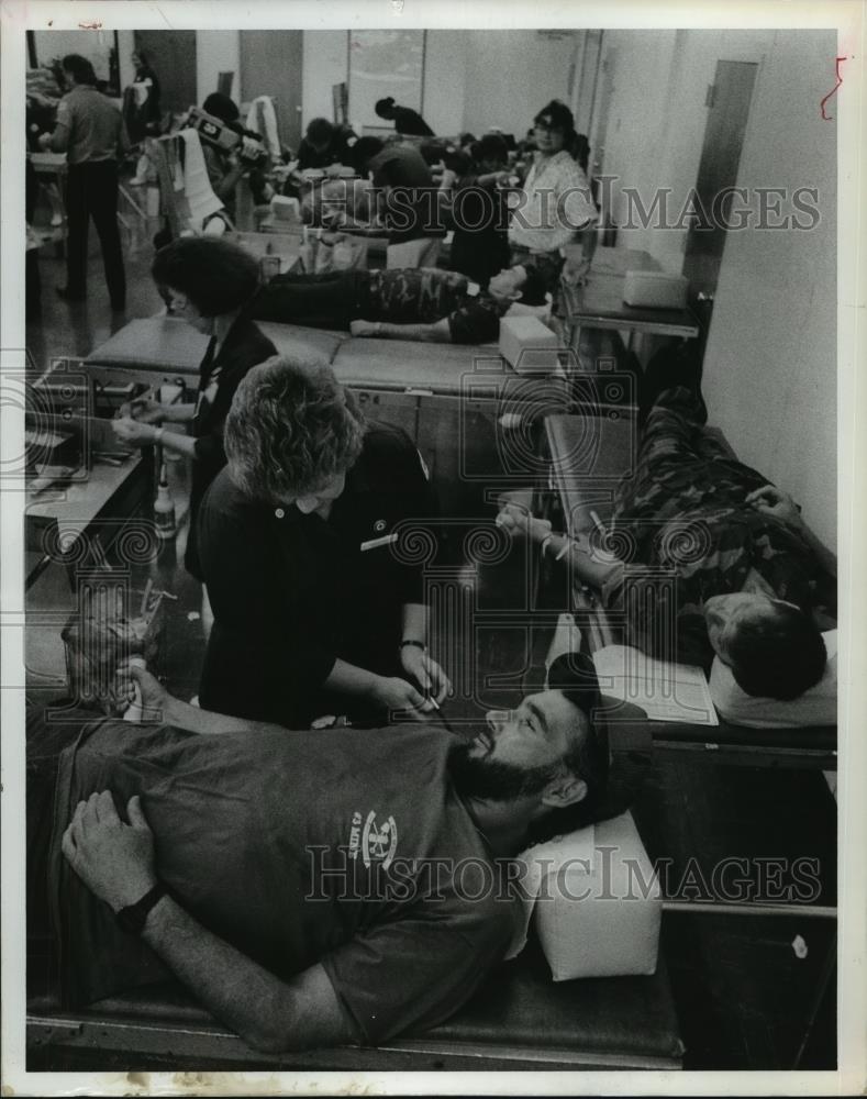 1989 Press Photo Coal Miners at Red Cross Blood Drive - abna16804 - Historic Images