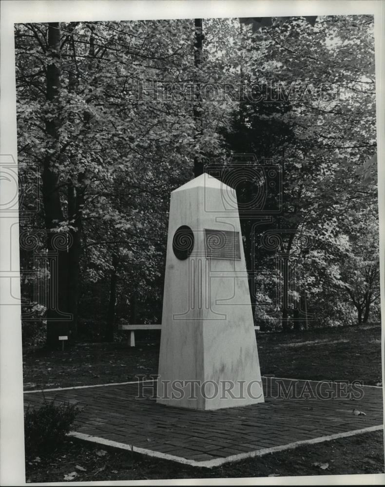 1977 Press Photo Medal of Honor monument honoring winners, Alabama - abna16837 - Historic Images