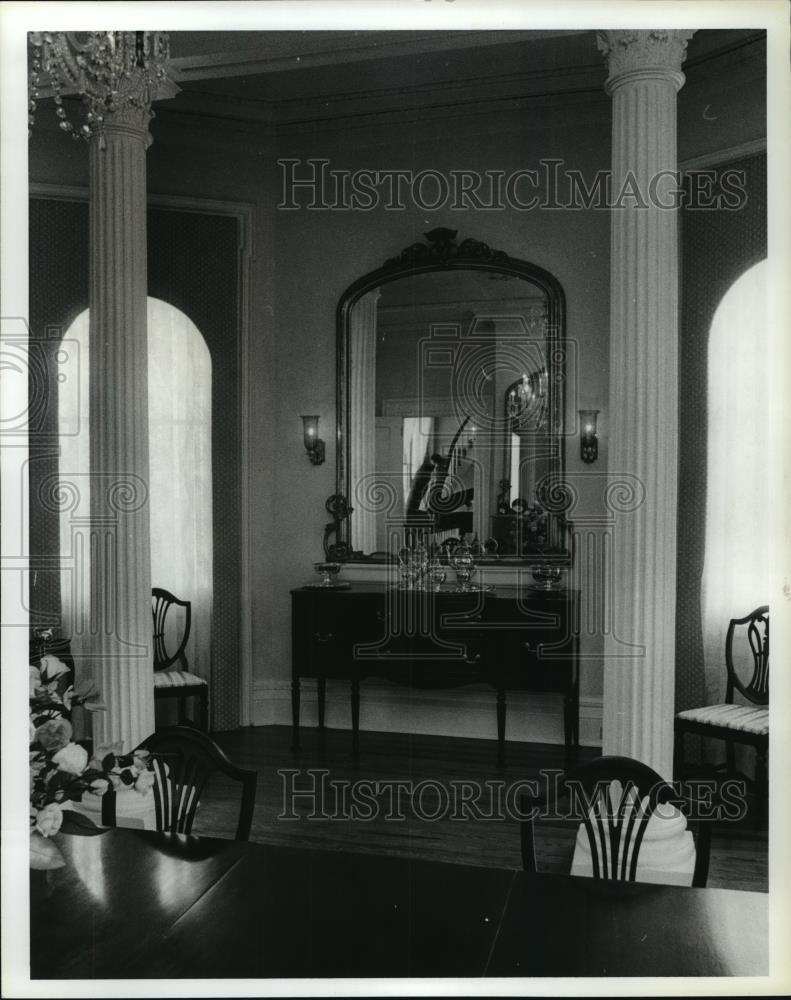 1981 Press Photo Interior of Mobile, Alabama, Home Carolina Hall - abna17108 - Historic Images