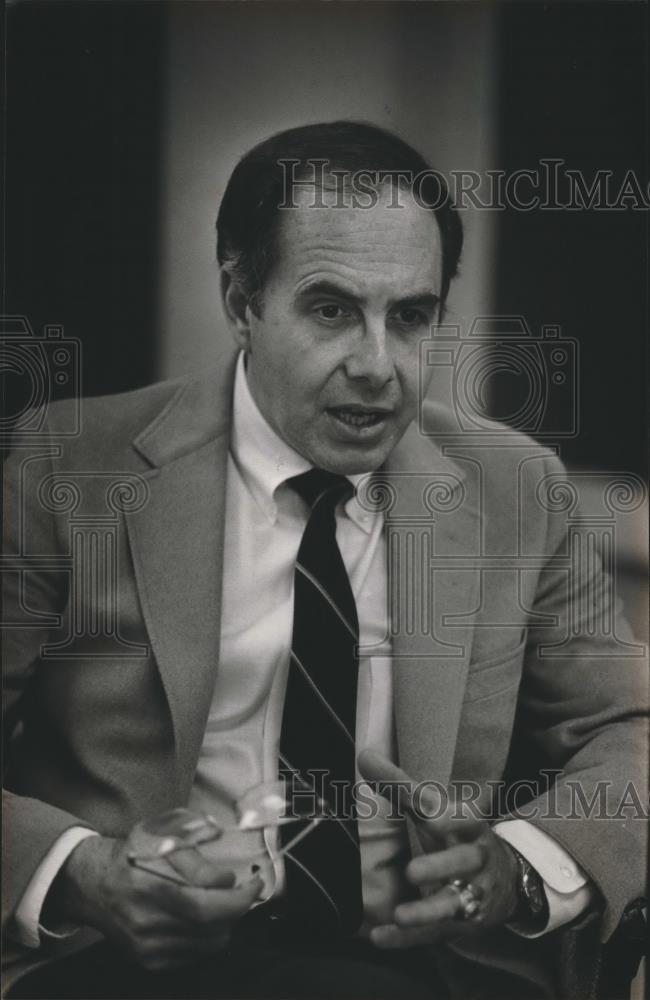 1984 Press Photo Dr. James Woodward, University of Alabama Administrator - Historic Images