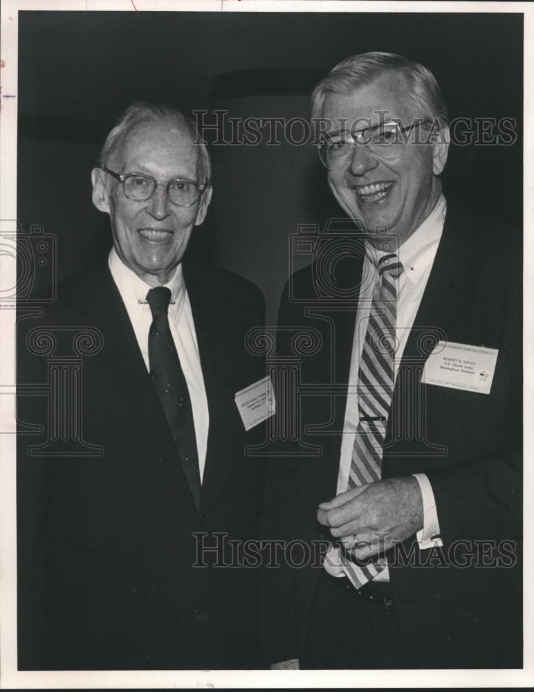 1987 Press Photo Chief Justice Lewis Powell and Judge Robert Vance, Alabama - Historic Images