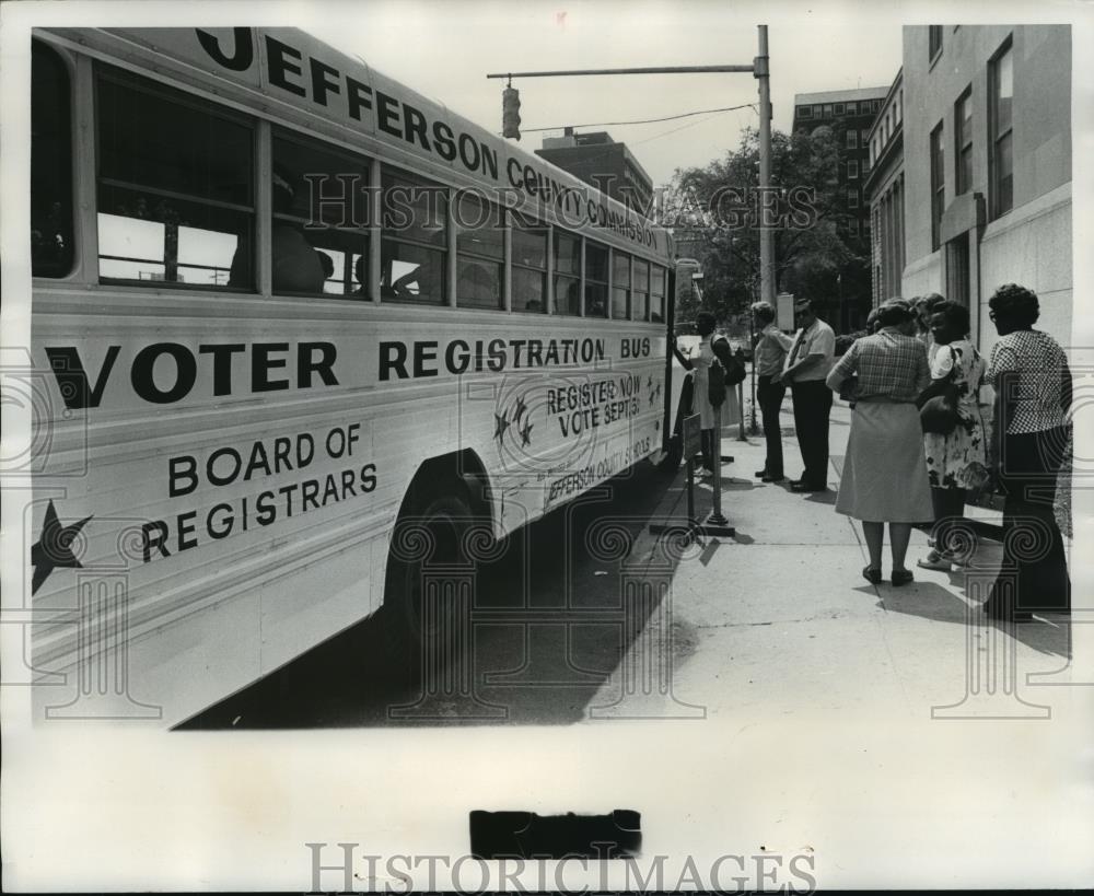 1978 Press Photo Jefferson County Voter Registration Bus, Alabama - abna20367 - Historic Images