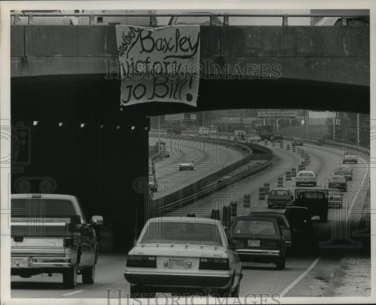 1986 Press Photo Baxley Sign on Red Mountain Expressway at Highland Ave Overpass - Historic Images
