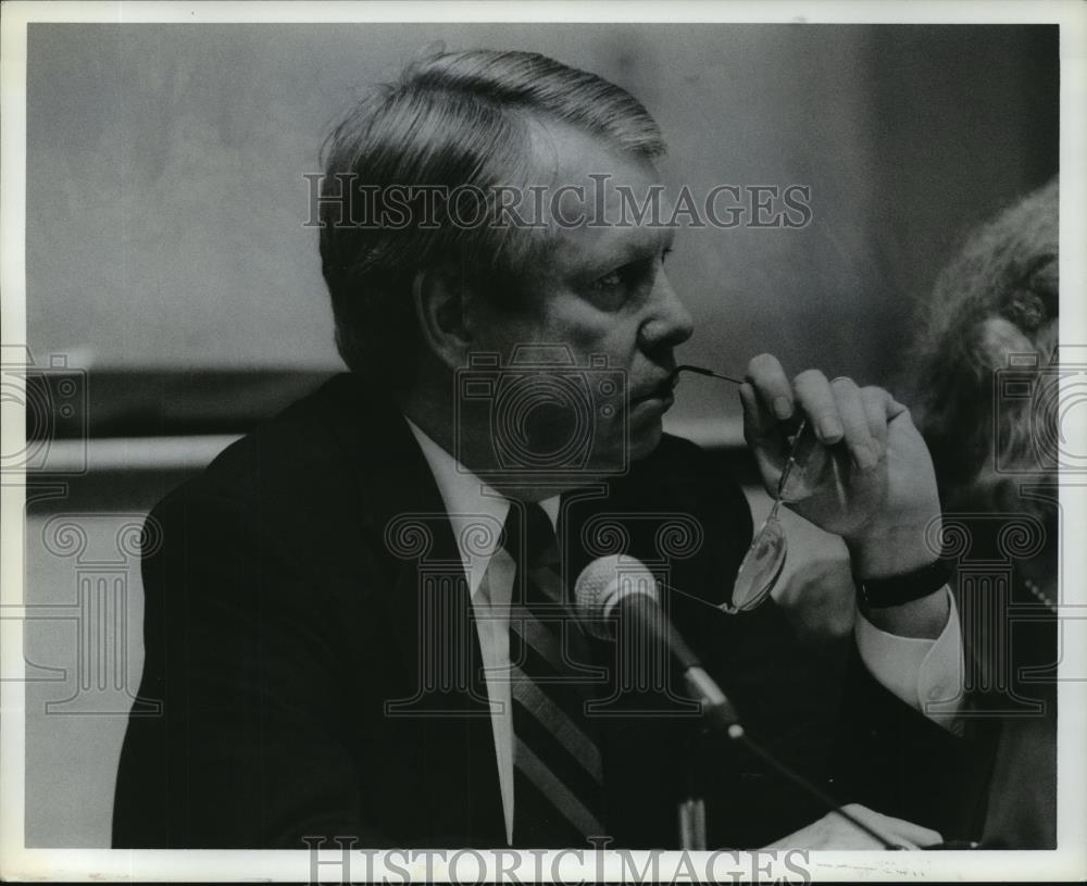 1991 Press Photo Jim Bennett Chairman of Education Meeting - abna20742 - Historic Images