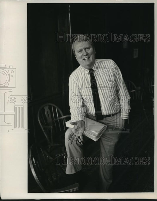 1987 Press Photo University of Alabama Professor Bill Barnard - abna20805 - Historic Images