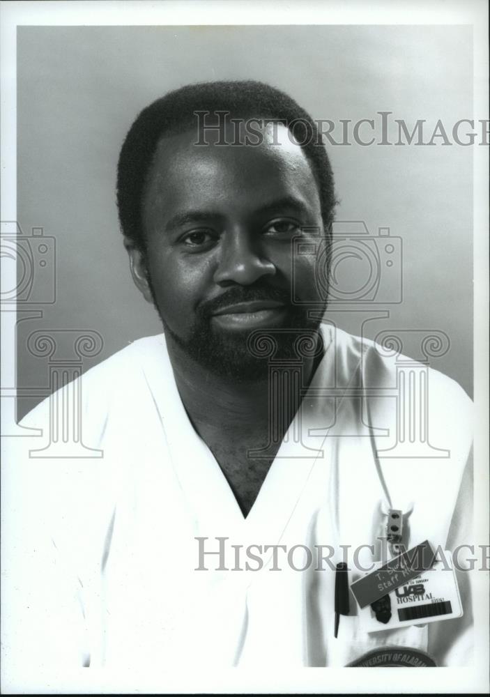 1994 Press Photo Resident Nurse Tyree Burge - abna21433 - Historic Images