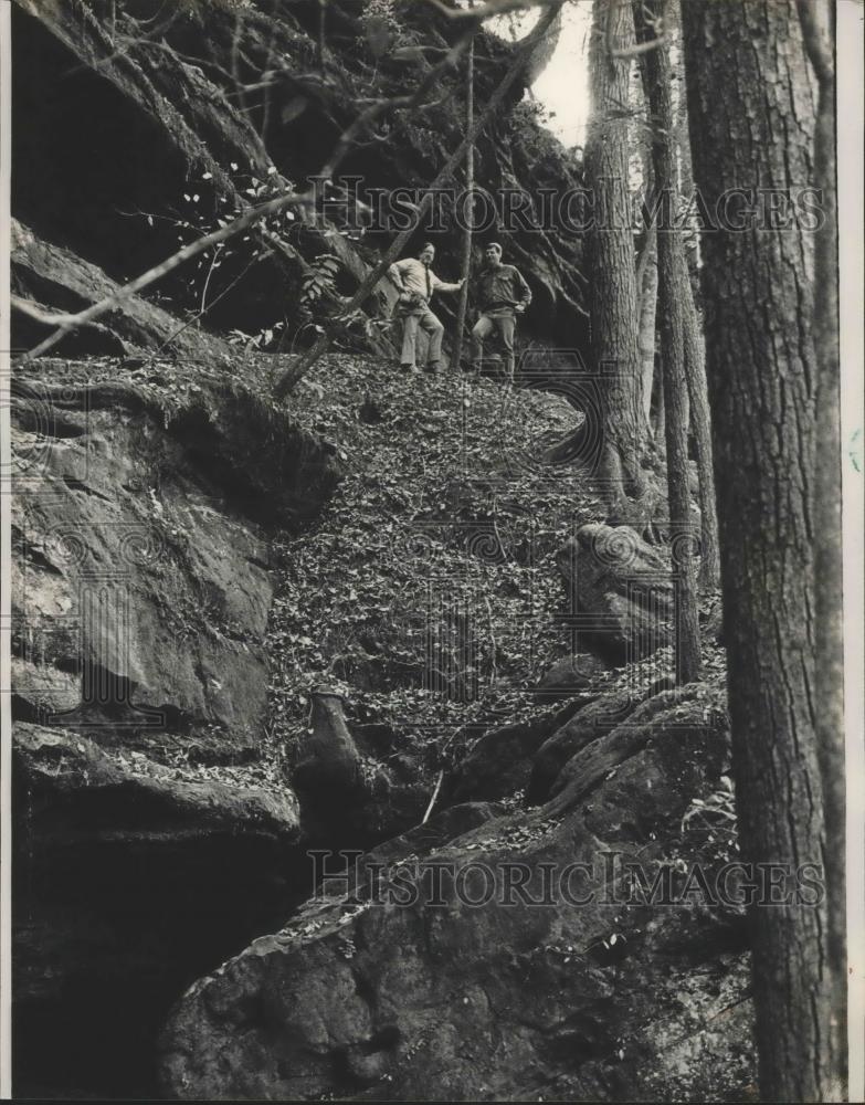 Press Photo John Randolph And Luther Slaton In Sipsey Alabama Wilderness Area - Historic Images