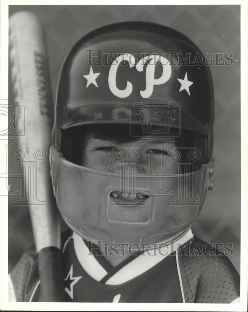 1980 Press Photo Serious Attitude On Face Of This Little League Baseball Batter - Historic Images