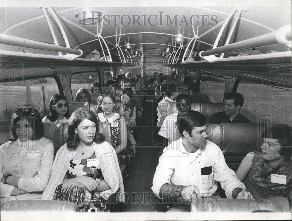 1969 Press Photo Foreign Students Illinois Area Visit - RRV59843 - Historic Images