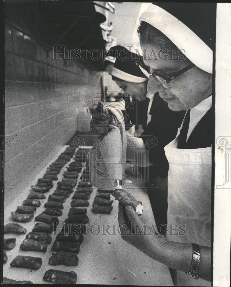 1974 Press Photo Sisters Micheal Annette Bertilla Day - RRV60775 - Historic Images