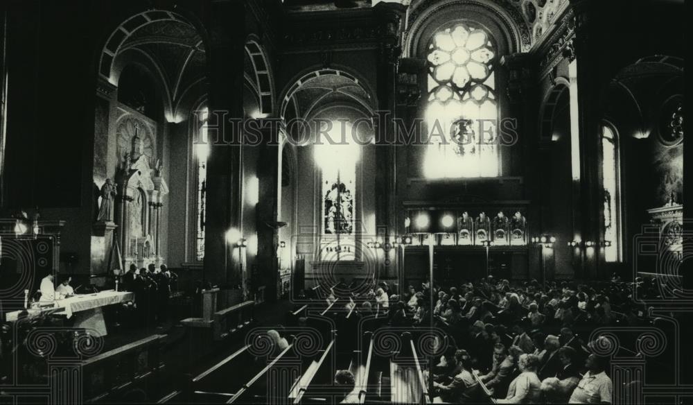 1988 Press Photo Joe Cvek, Perkotone Singers perform, St. Josaphat Basilica - Historic Images