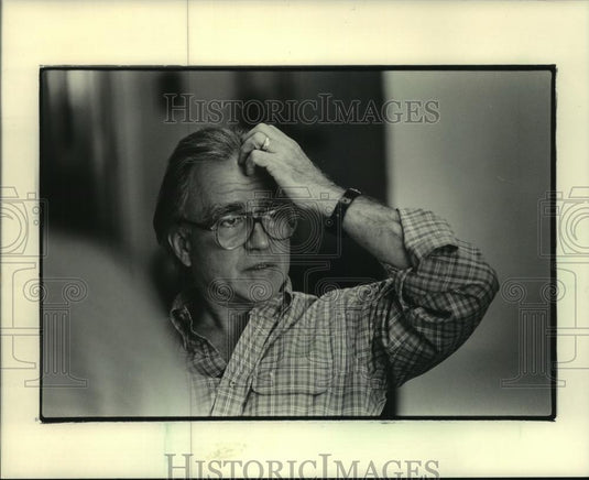 1983 Press Photo Architect Louis Sauer says Developers can be more sensitive - Historic Images
