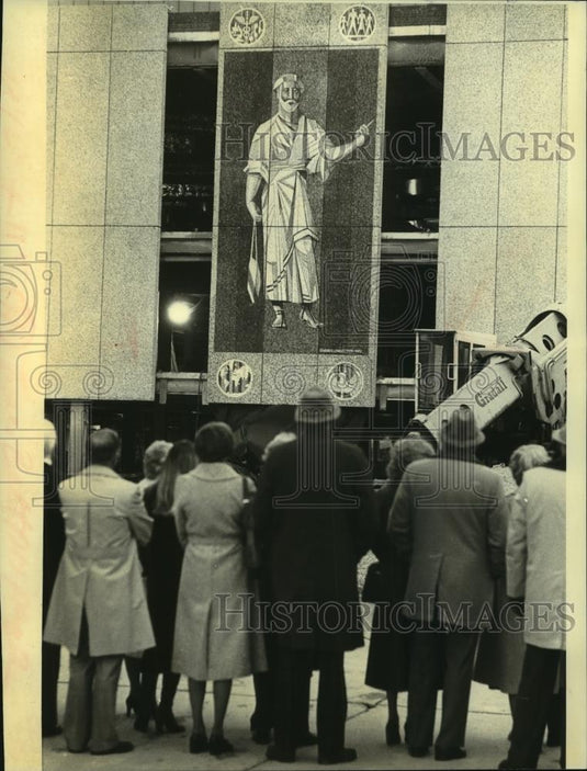 1979 Press Photo Mosaic on wall of new addition to Saint Luke's Hospital - Historic Images