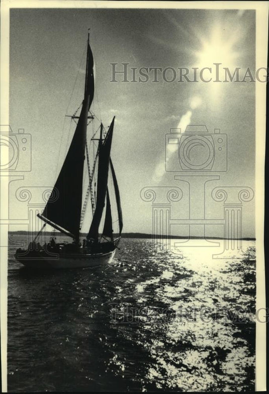 1986 Press Photo Windjammer schooner Roseway in Maine's Penobscot Bay - Historic Images