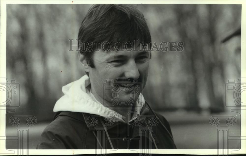 1993 Press Photo Randy Schumacher, fisheries biologist- Dept Natural Resources - Historic Images