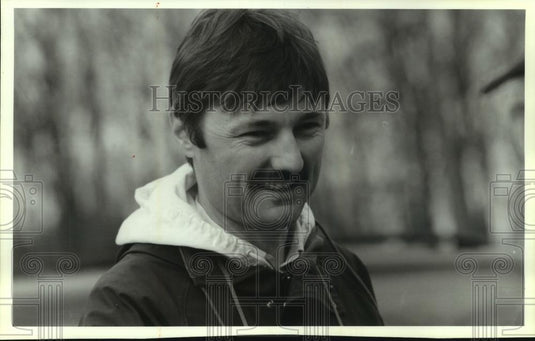1993 Press Photo Randy Schumacher, fisheries biologist- Dept Natural Resources - Historic Images