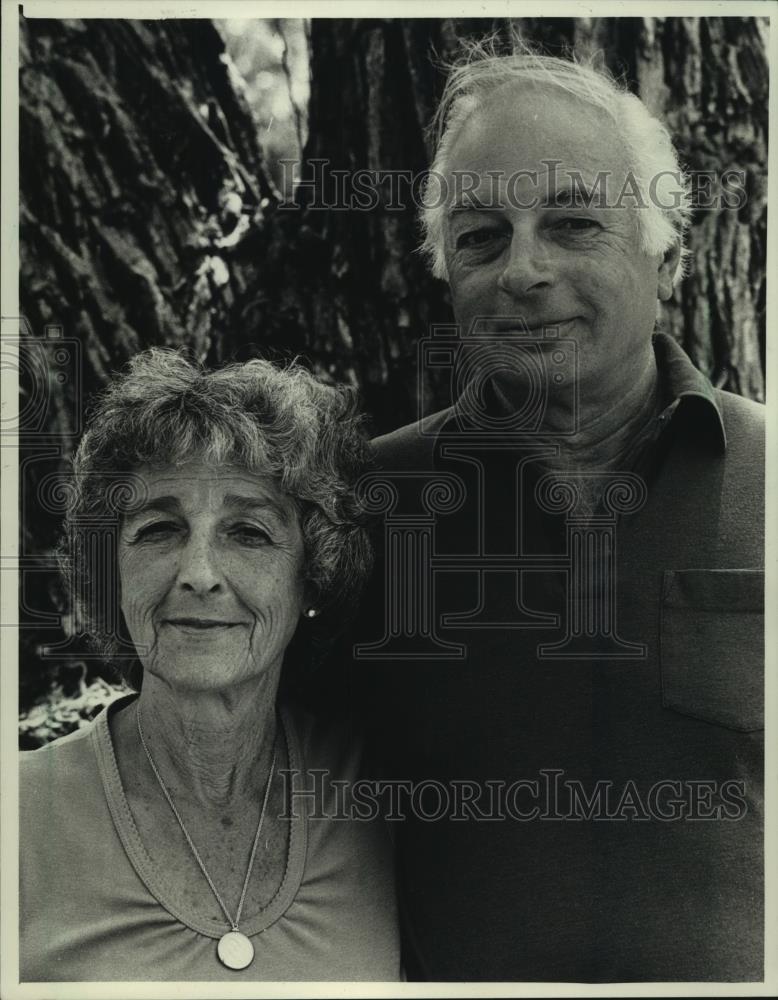 1988 Press Photo WI volunteers Betty and Dick Schneider return from Brazil - Historic Images