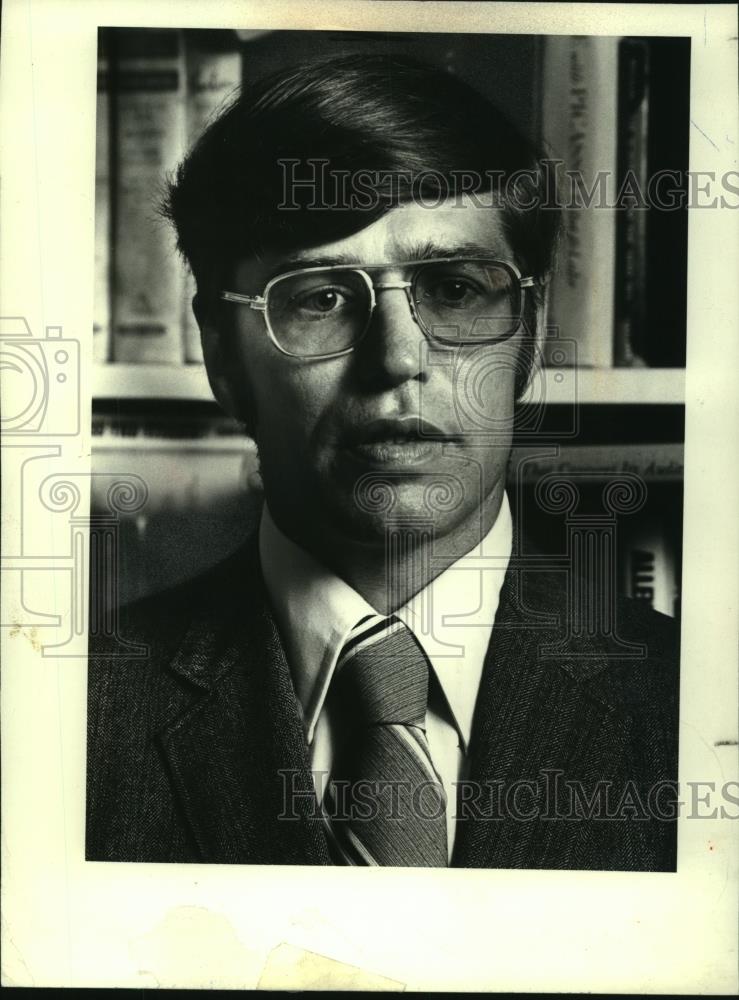 1980 Press Photo Michael St. John candidate for county board Milwaukee - Historic Images