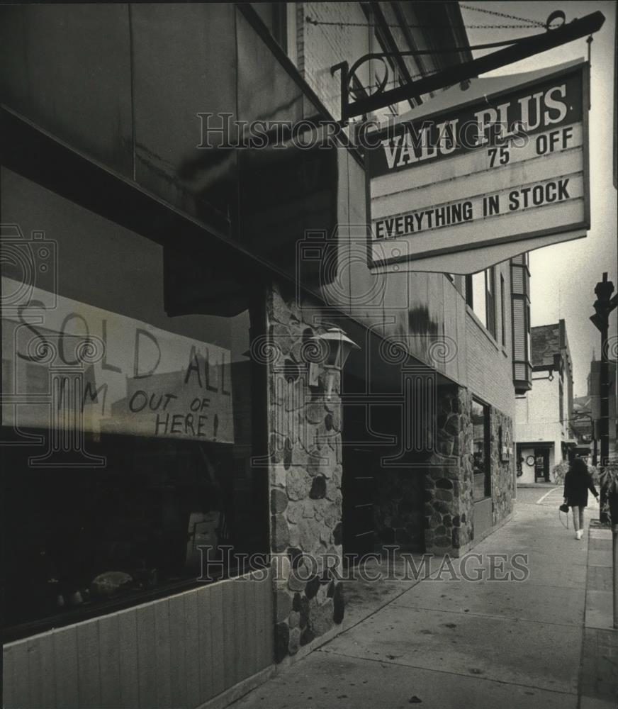 1992 Press Photo Valu Plus store in Port Washington has recently closed - Historic Images