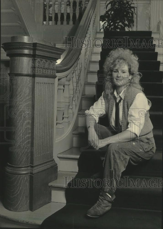 1986 Press Photo Kay Pokorski, Woodwork Restorations of Milwaukee - mjb95658 - Historic Images