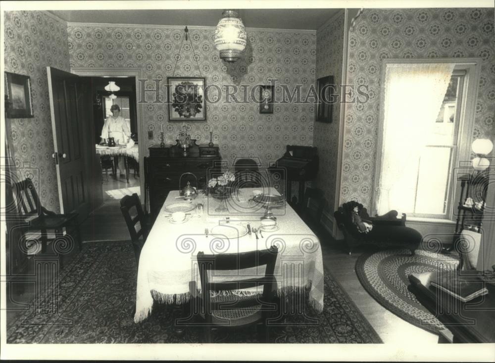 1990 Press Photo Judge Eghart House dining room, Port Washington, Wisconsin - Historic Images