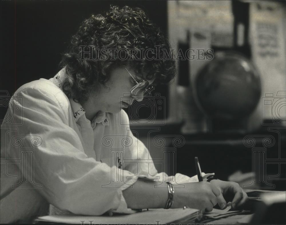 1993 Press Photo Tammie Niffenegger teacher-Port Washington High School - Historic Images