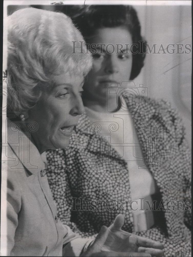 1968Press Photo Mrs.Muriel Humphrey in press conference - RSA74067 - Historic Images