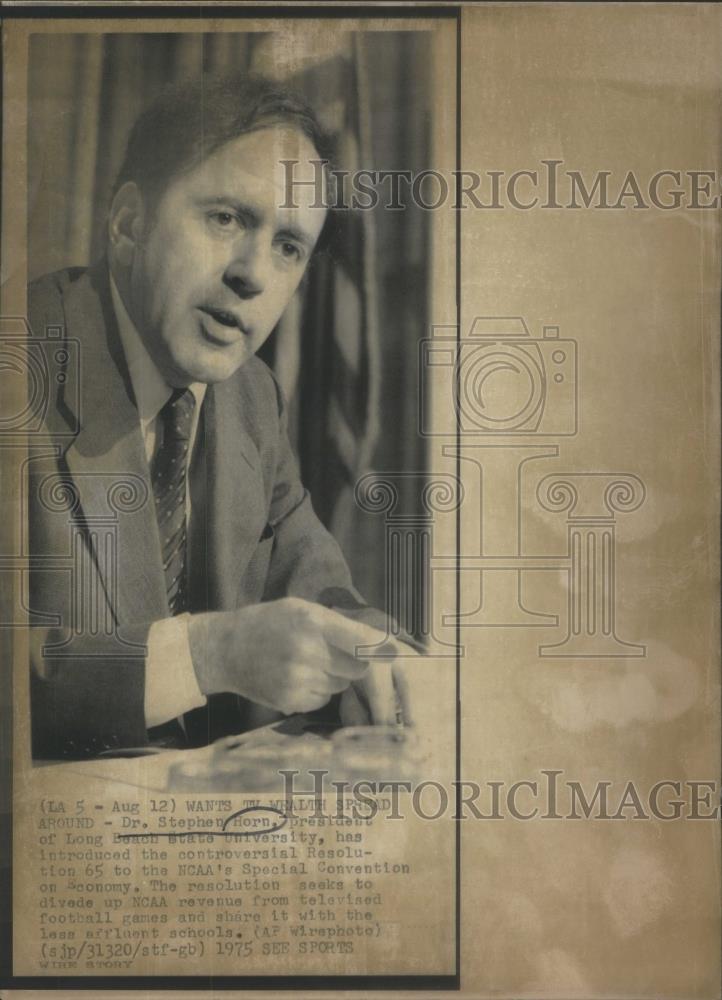 1975 Press Photo Dr. Stephen Horn, President Of Long Beach State University - Historic Images