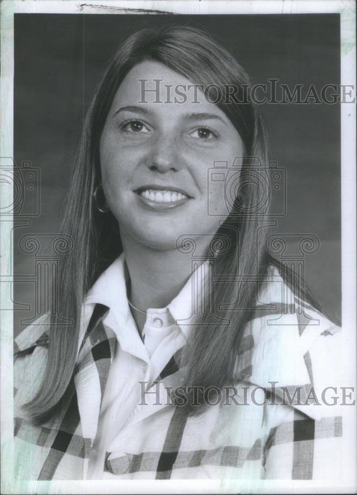 1973 Press Photo Maty Kaulakis Appoint Regional Office Manager Glen Ellyn Office - Historic Images