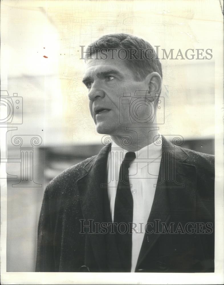 1964 Press Photo Charles Compton Flying His Private Plane - RSA83249 - Historic Images