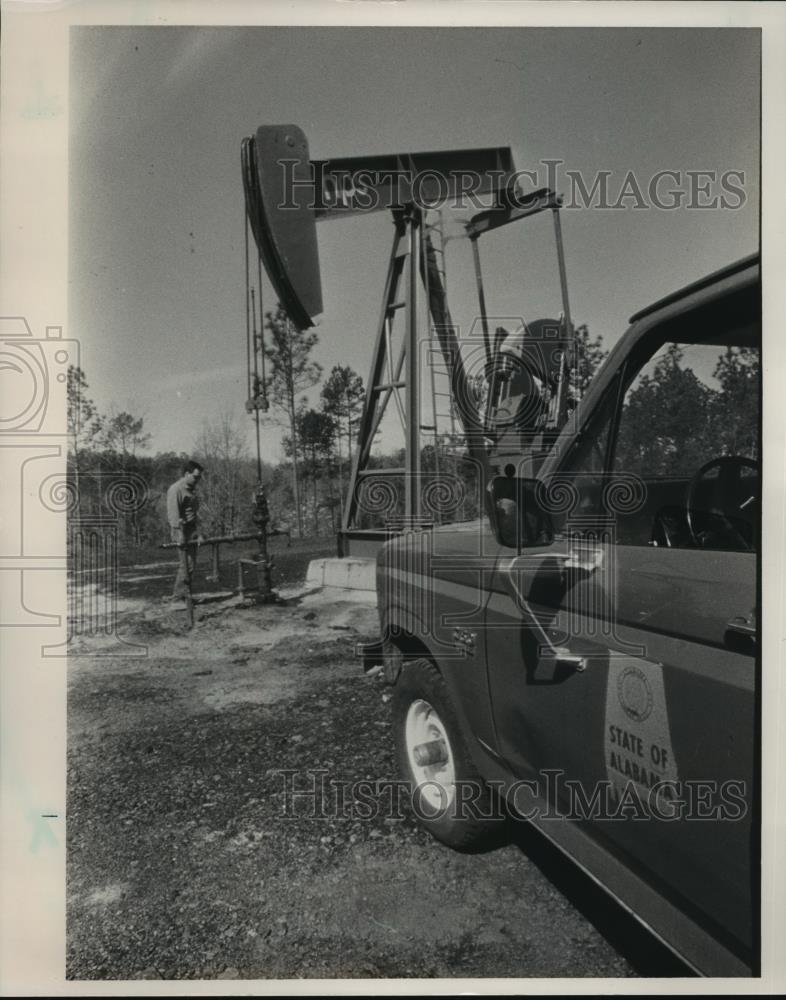 Press Photo State of Alabama Truck at methane Well, Series - abna17094 - Historic Images
