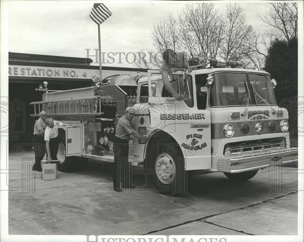 1982 Press Photo New Fire Truck, Bessemer, Alabama Fire Department - abna18850 - Historic Images