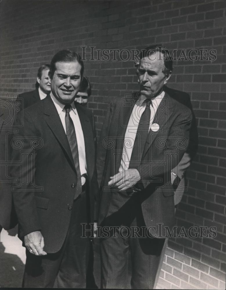 1984 Press Photo Jabo Waggoner and George Bush - abna19623 - Historic Images