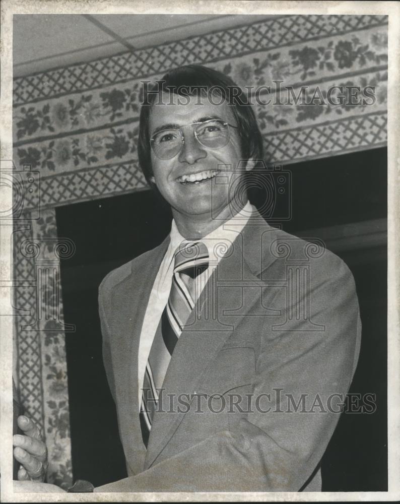 1977 Press Photo David Woods, All Seasons Nursery and Landscaping Inc. - Historic Images