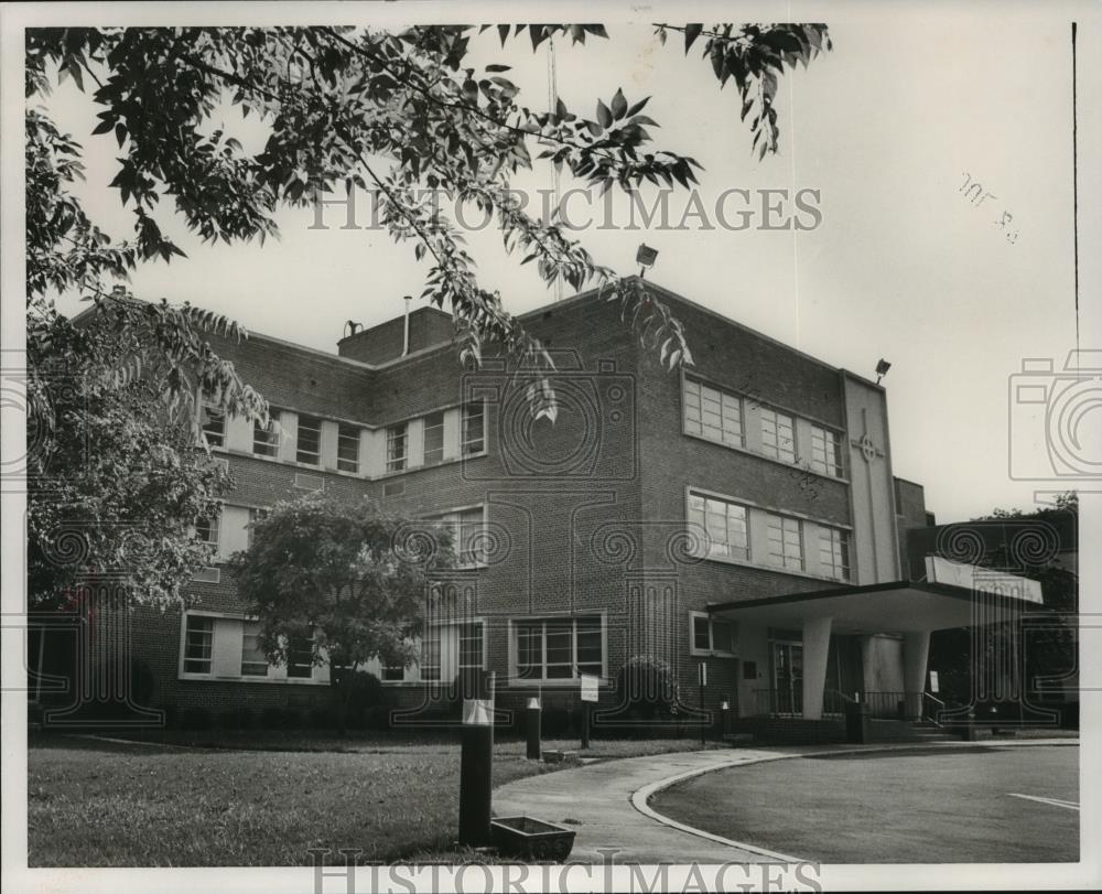 1989 Press Photo Medical Park West Hospital, Birmingham, Alabama - abna20199 - Historic Images