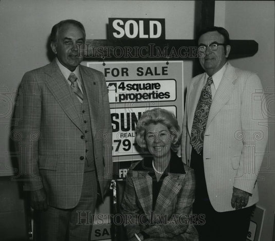 1977 Press Photo Four Square Properties Brokers' Council officers, Alabama - Historic Images