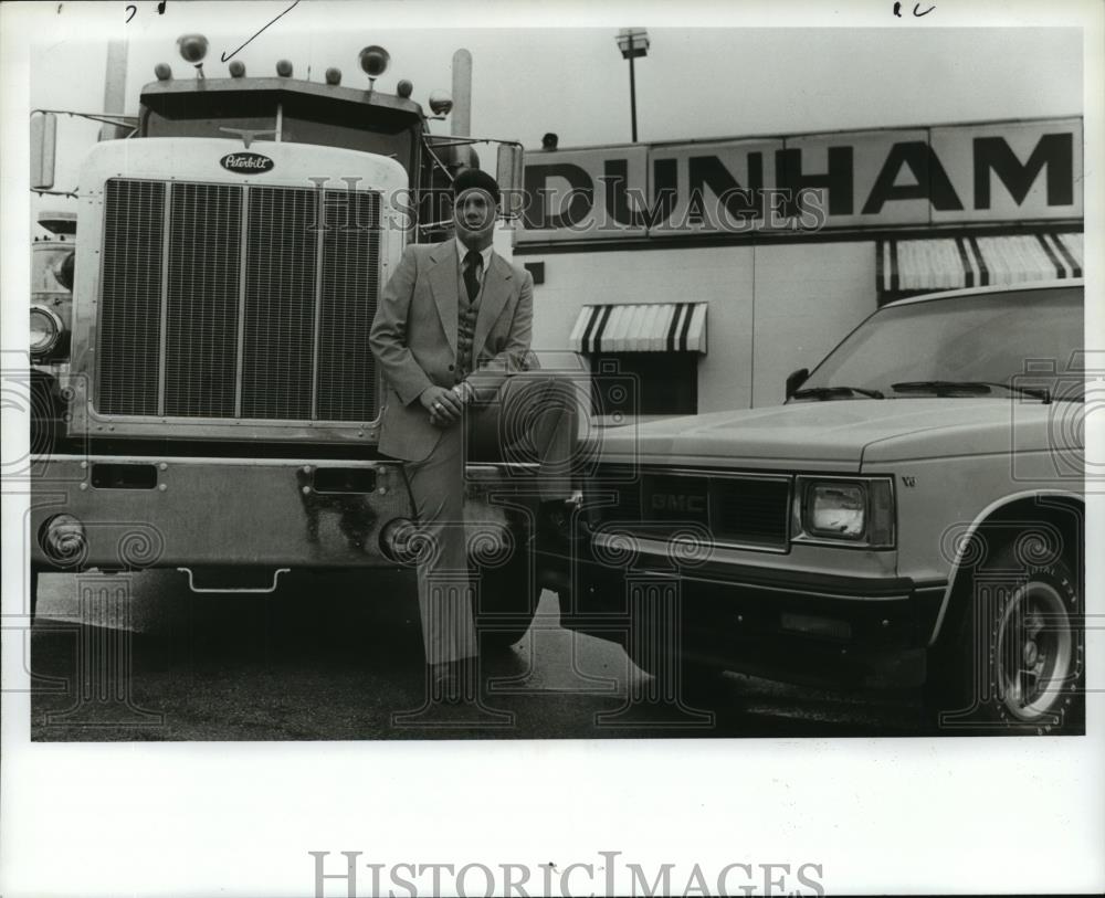 1981 Press Photo Dunham of Dunham GMC Birmingham Alabama - abna20727 - Historic Images