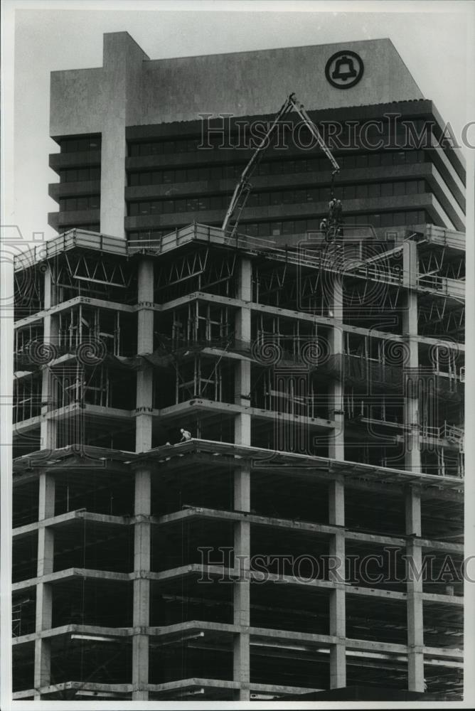 1988 Press Photo AmSouth Bank under construction in Birmingham - abna20946 - Historic Images