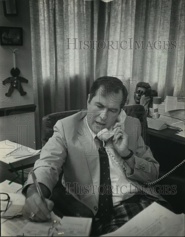 1982 Press Photo Politician Bill Baxley, Birmingham, Alabama - abna21054 - Historic Images