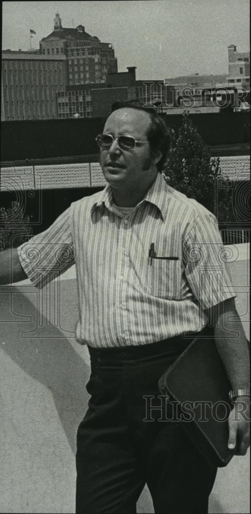 1976 Press Photo Reverend Tom Betts of the University of Alabama - Birmingham - Historic Images