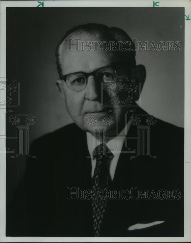 1990 Press Photo Birmingham Insurance Executive Ralph W. Beeson - abna21284 - Historic Images