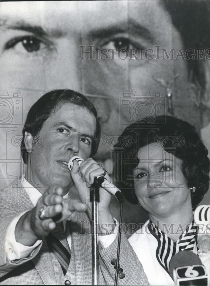 1978 Press Photo Alabama Attorney Gen.Bill Baxley and wife gives campaign speech - Historic Images