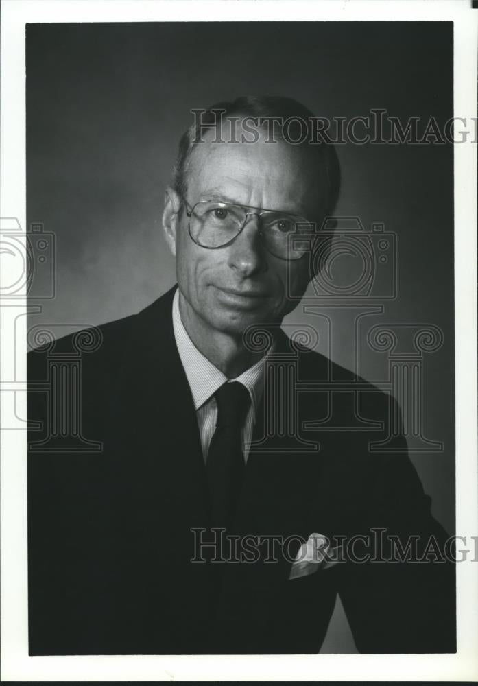 1985 Press Photo Austin A. Brown, executive vice president, Birmingham Turf Club - Historic Images