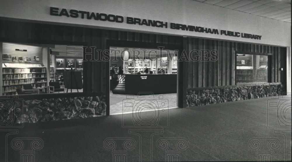 1983 Press Photo Birmingham, Alabama Libraries: Eastwood Mall - abna22500 - Historic Images