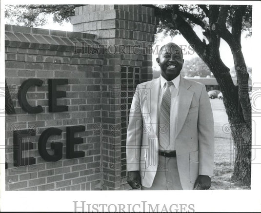1989 Press Photo Doctor Julius Brown, Wallace Community College, Alabama - Historic Images