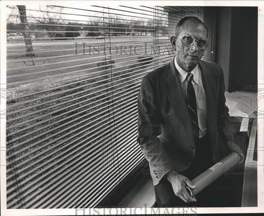 1985 Press Photo Alabama State Environmentalist Joe Broadwater in his Office - Historic Images