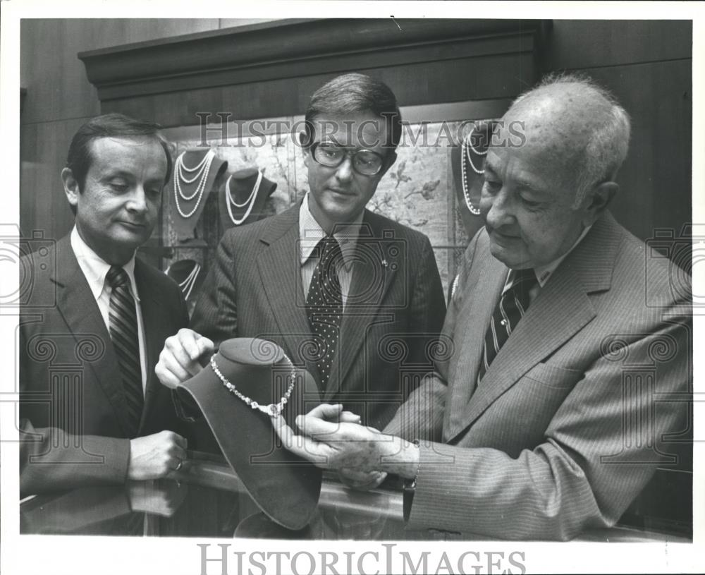 Press Photo Gene Bromberg, Frank Bromberg Junior and Frank Bromberg Senior - Historic Images