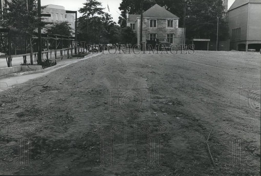 1980 Press Photo Patch of bare ground where Hotel Molton stood in Birmingham - Historic Images